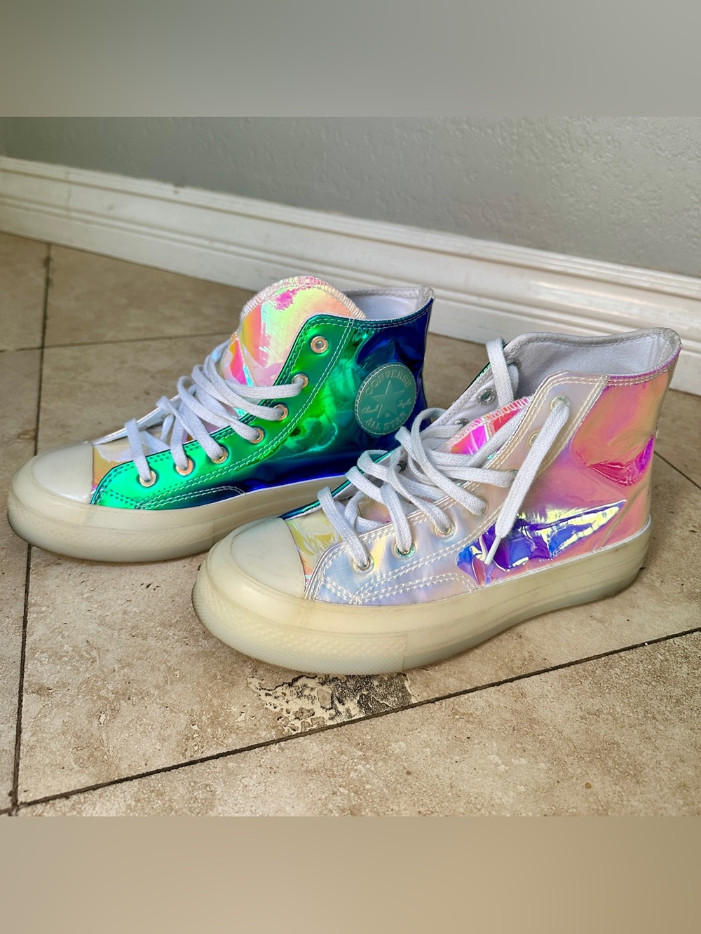 Converse Chuck Taylor All Star Unisex High Top Sneakers White Iridescent Size 8